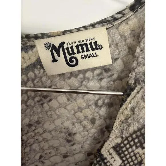 Show Me Your Mumu gray snakeskin print romper size Small - Picture 5 of 8